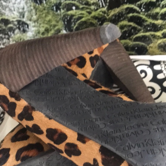 Calvin Klein Calf Hair Leopard Print High Heal - Picture 2 of 6